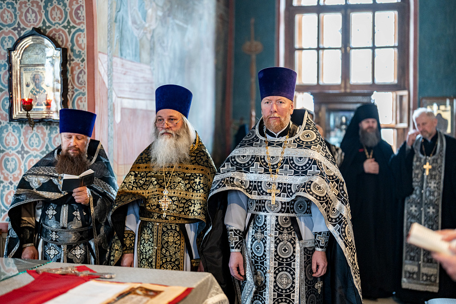 Литургия Преждеосвященных Даров в Михаило-Архангельском храме города Пущино г.о. Серпухов